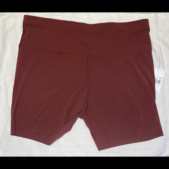 NWT-Nike Women Yoga Luxe Shorts Bronze Eclipse/Smokey Mauve - Picture 8 of 14